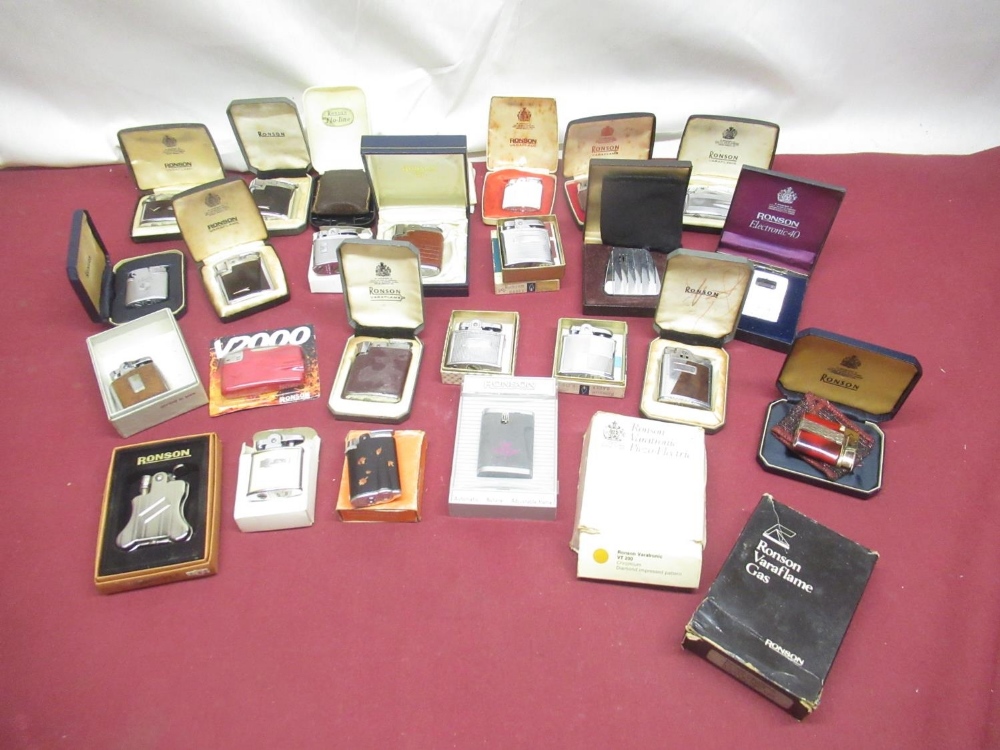 Collection of boxed Ronson Cadet, Varaflame, etc (26)