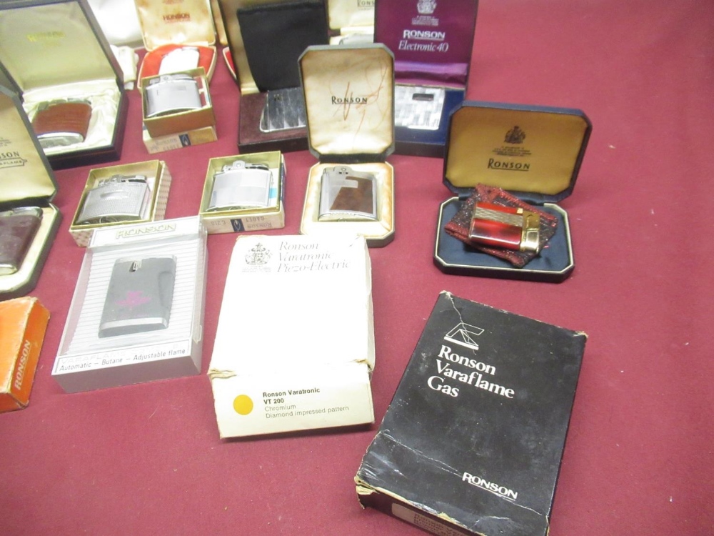 Collection of boxed Ronson Cadet, Varaflame, etc (26) - Image 2 of 5