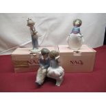 Boxed Nao figure, young girl holding her skirt, numbered 1290, H16.5cm, boxed Nao figure "Hush -
