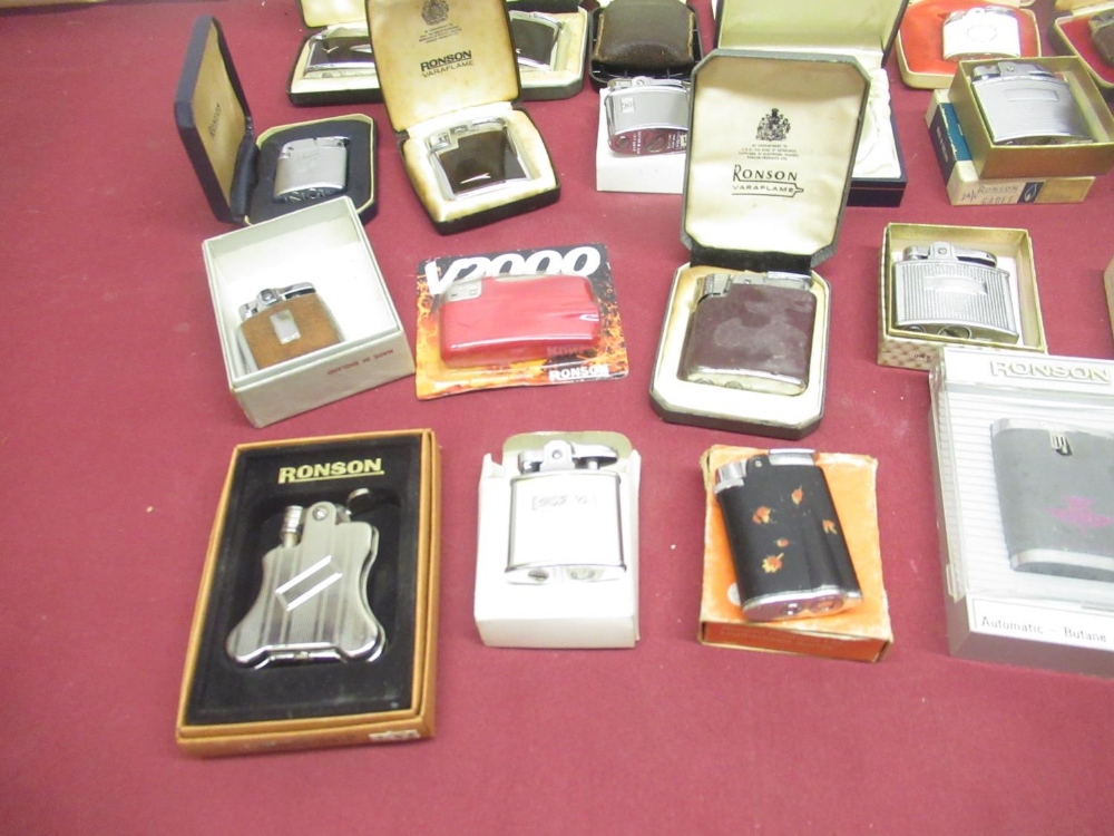 Collection of boxed Ronson Cadet, Varaflame, etc (26) - Image 5 of 5