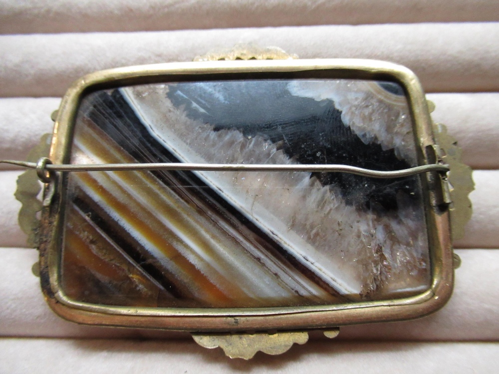 Large rectangular Blue John brooch in decorative yellow metal brooch, L6cm H4cm - Image 4 of 4