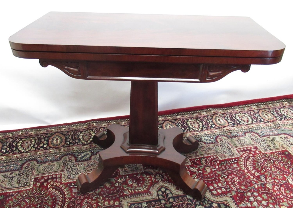 Will.IV mahogany tea table, hinged swivel folding top on scroll feet, H75cm, W92cm
