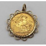 Victorian full gold sovereign 1898, loose mounted in hallmarked 9ct gold pendant, gross 9.8g