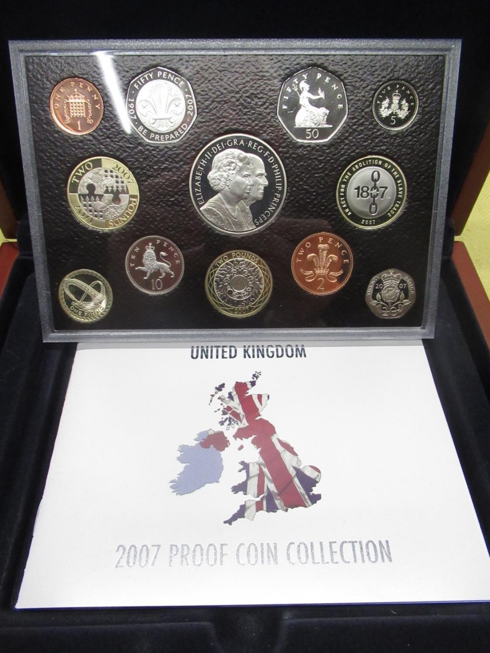 Royal Mint 2007 UK Executive 12-coin Proof Set, cased with cert. No.4538 - Image 2 of 2
