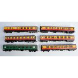 6 OO gauge railway coaches, all by Hornby. No boxes.