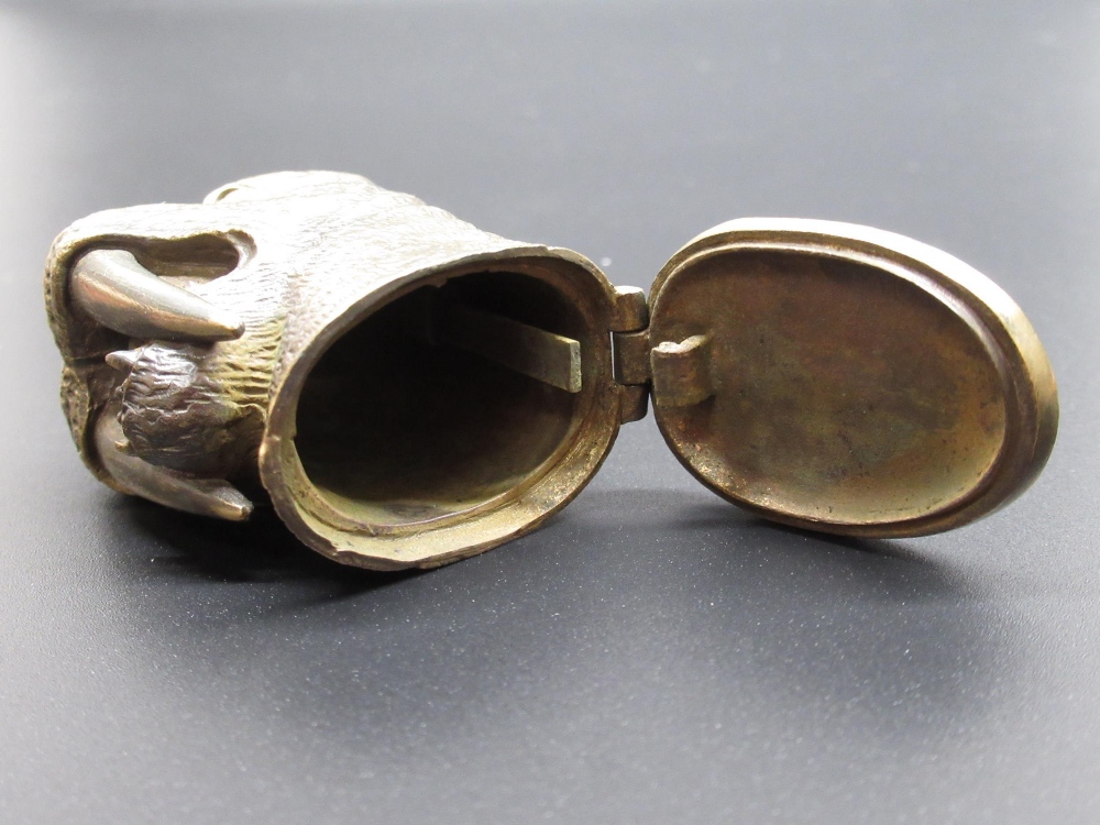 Brass vesta in the shape of a walrus head, 63.6g, H5cm - Image 4 of 4