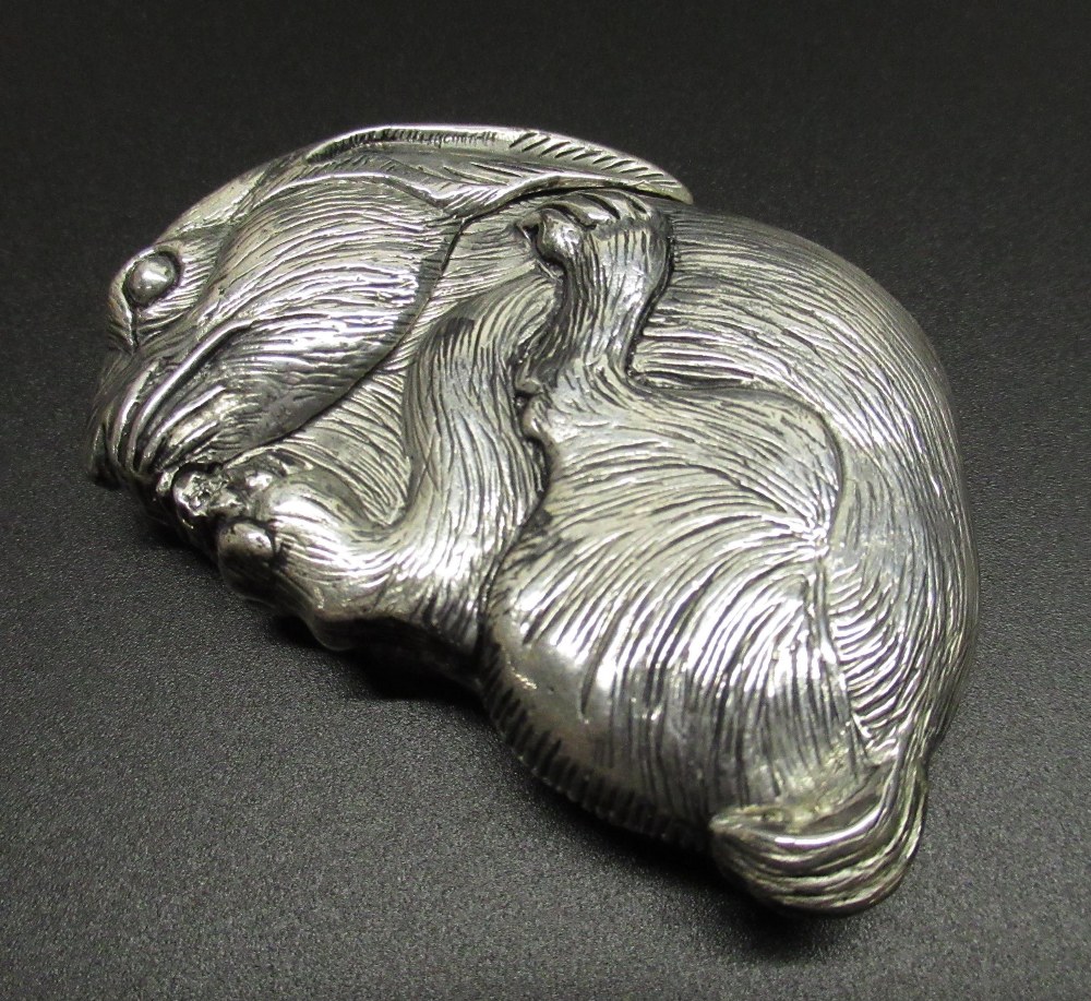 White metal vesta case in the shape of a rabbit, H6.5cm, 1.81ozt