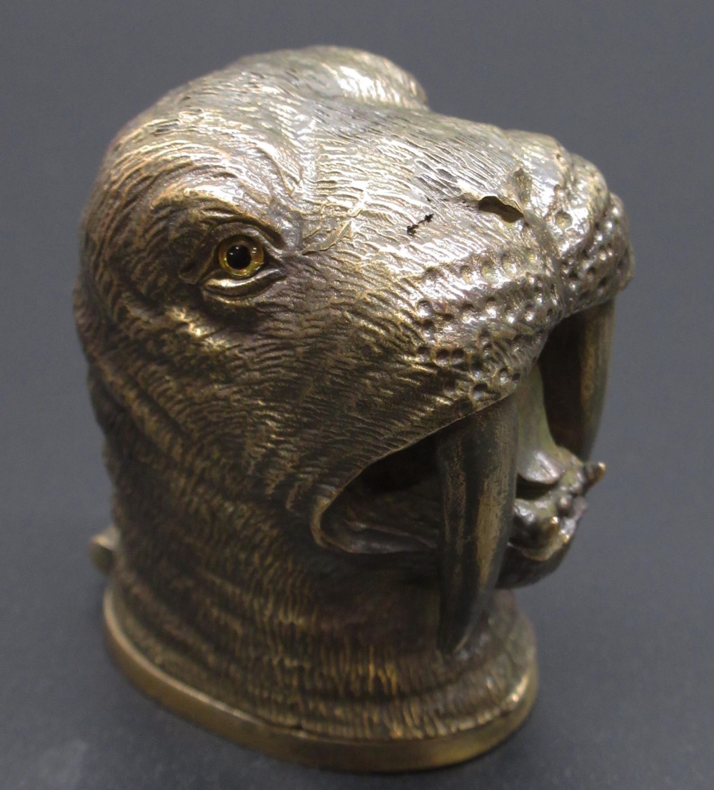 Brass vesta in the shape of a walrus head, 63.6g, H5cm