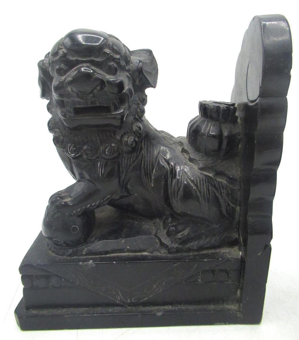 Pair of Chinese black marble bookends, carved as Dogs of Fo, on plinth bases, L14cm H17cm (A/F) - Image 2 of 2