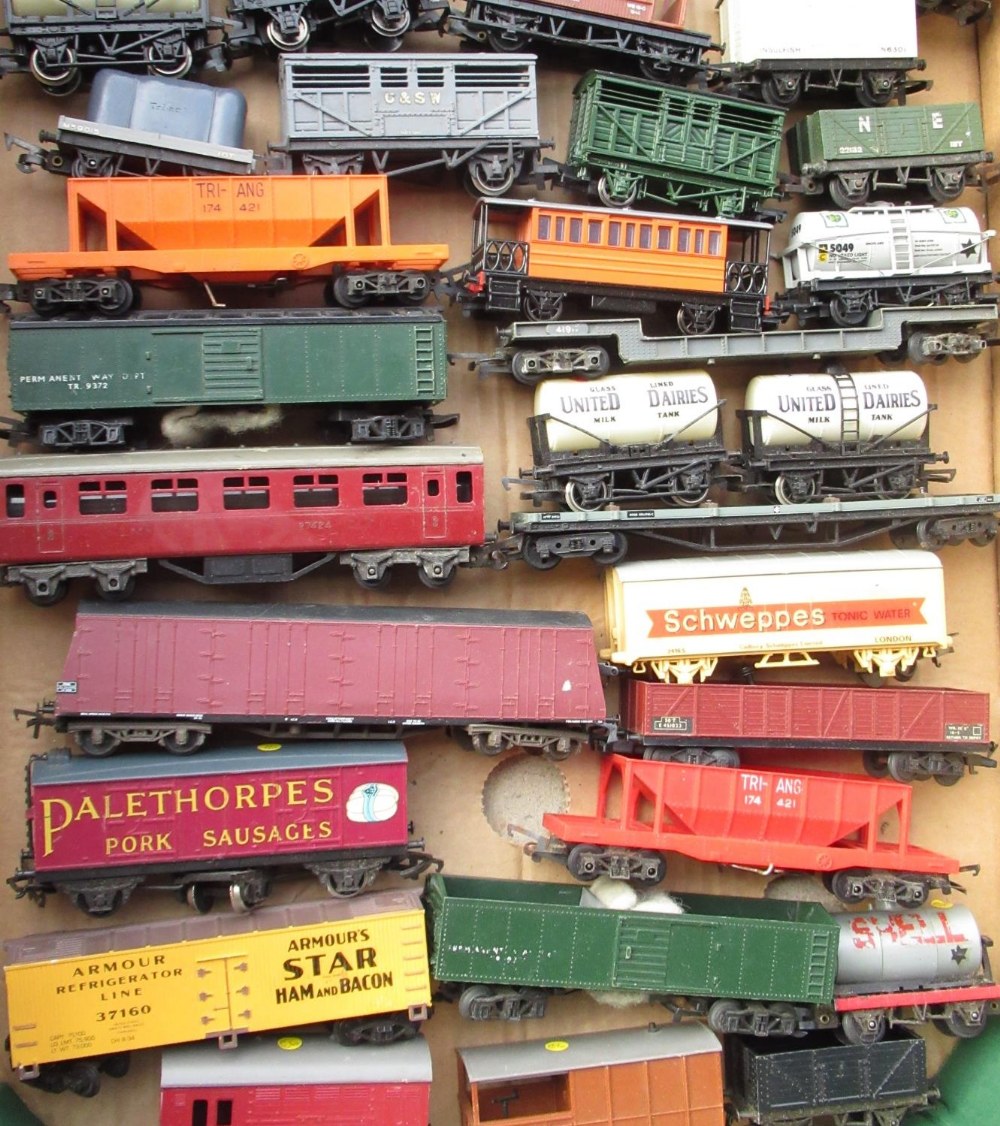 Large collection of Hornby and other OO gauge unboxed rolling stock, incl. some TTR, Dublo and - Bild 4 aus 4