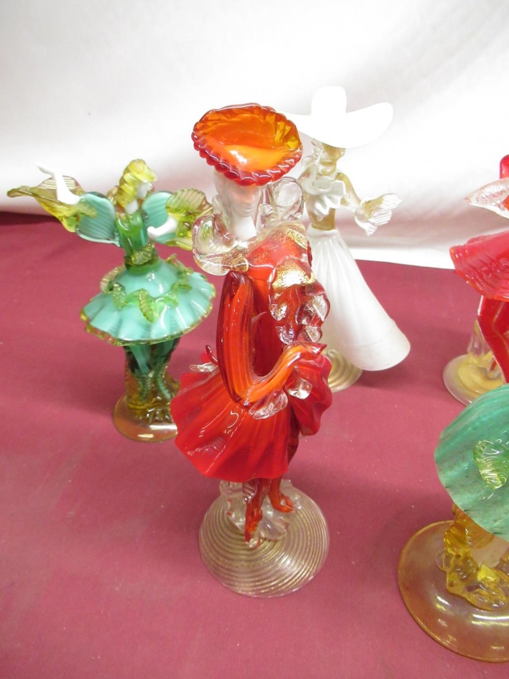 Eight Murano style glass figures of dancing ladies - Bild 3 aus 4