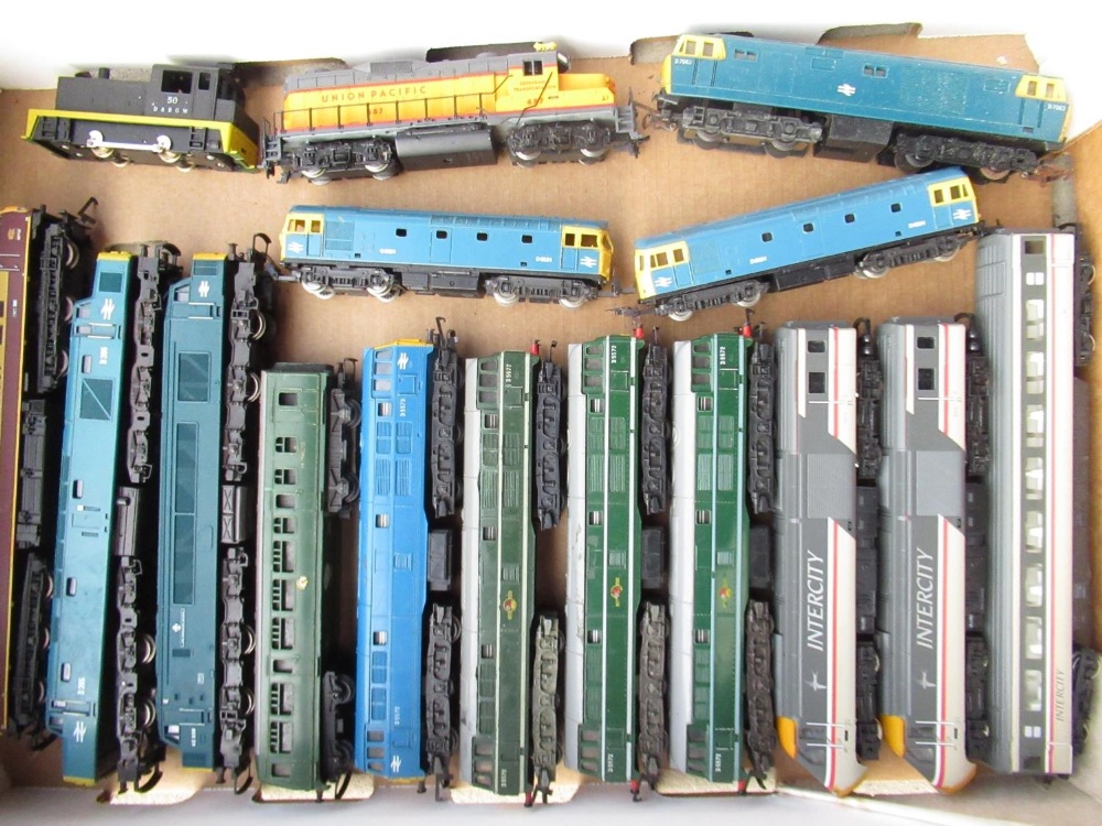 Collection of Hornby and other OO gauge unboxed Diesel locos, approx 21, (2 boxes) - Bild 2 aus 3