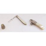 Victorian hallmarked silver and mother of pearl handled folding pickle fork (Sheffield 1875), a