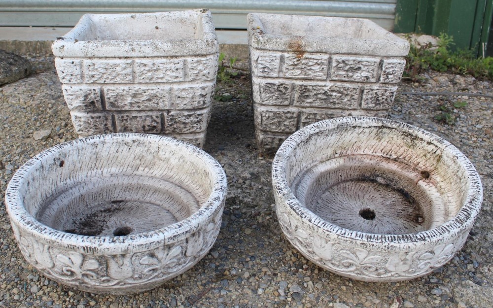 Pair of reconstituted planters with brick design and a pair of reconstituted planters/birdbaths ( - Bild 2 aus 2