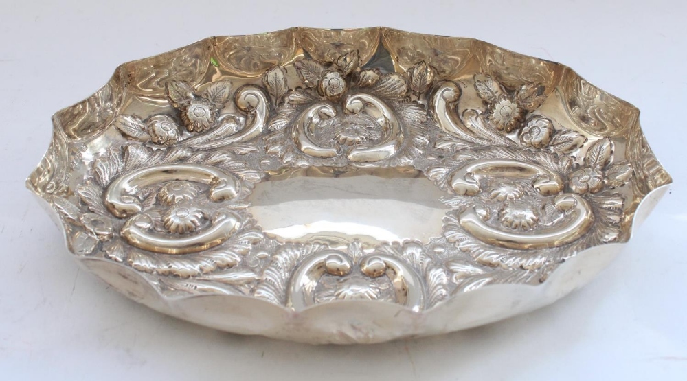 Ed.VII hallmarked silver table bowl, scalloped edge with repousse scroll and foliate decoration