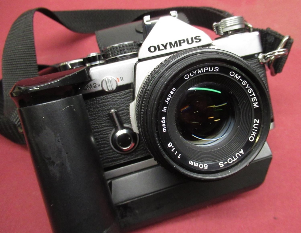 Case containing Olympus OM-2n with Olympus 50mm standard lens and motorwind, Olympus OM10 with - Bild 5 aus 8