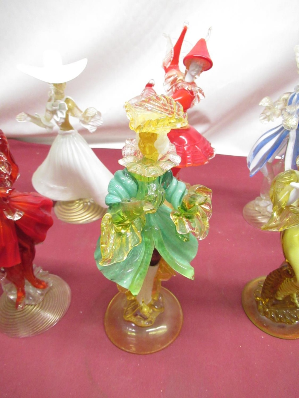 Eight Murano style glass figures of dancing ladies - Bild 4 aus 4