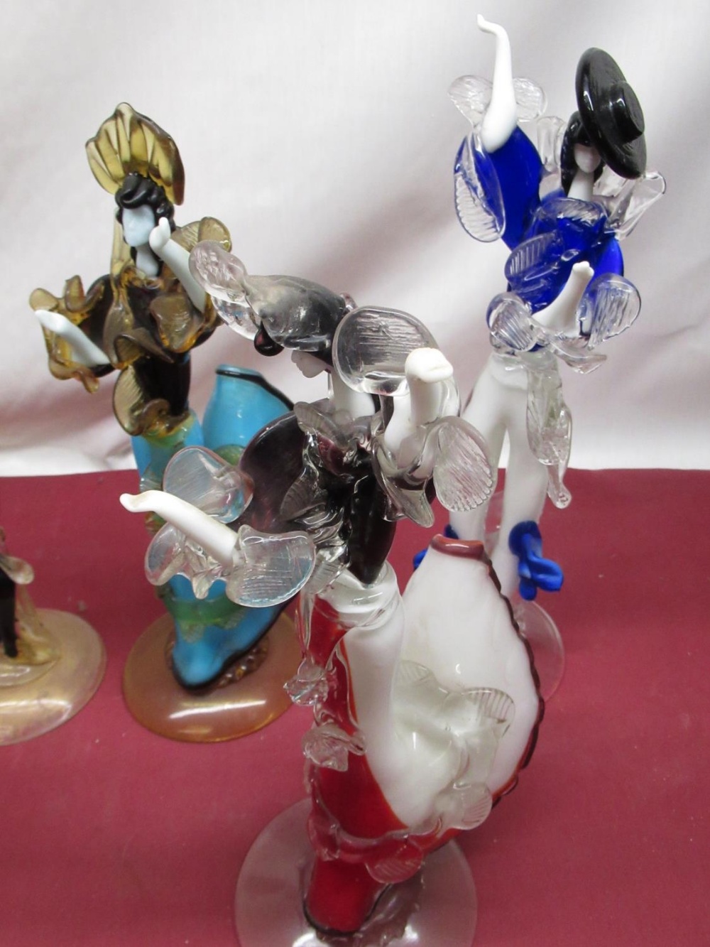 Six Murano style glass figures of dancing ladies - Bild 2 aus 3