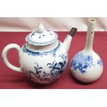 Late C18th Caughley Worcester first period blue and white teapot, with floral pattern and lift off