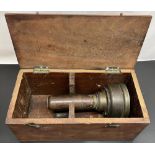 Air Ministry Type 06 hand held bearing compass, stamped AM crown, 6A/0.473, No.15974D, AFT, H20cm in