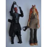 2 Hasbro Star Wars action figures from 1999. Darth Maul (damaged light sabre) and a Jar Jar Binks