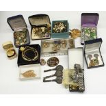 Collection of costume jewellery including a large brooch set with moss agate, a 12ct rolled gold