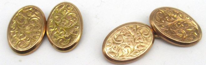 9ct yellow gold oval cufflinks with floral etched detail, stamped 375, 4.0g