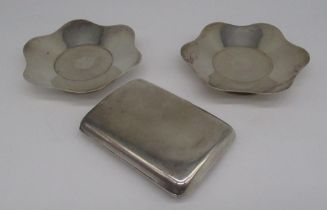 Two Geo.V hallmarked Sterling silver dishes by Walker & Hall, Birmingham, 1923, and a silver Geo.V