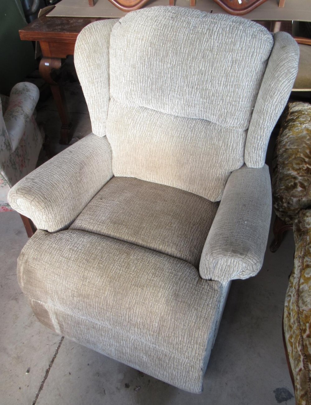 WITHDRAWN - Sherbourne electric recliner armchair (untested)
