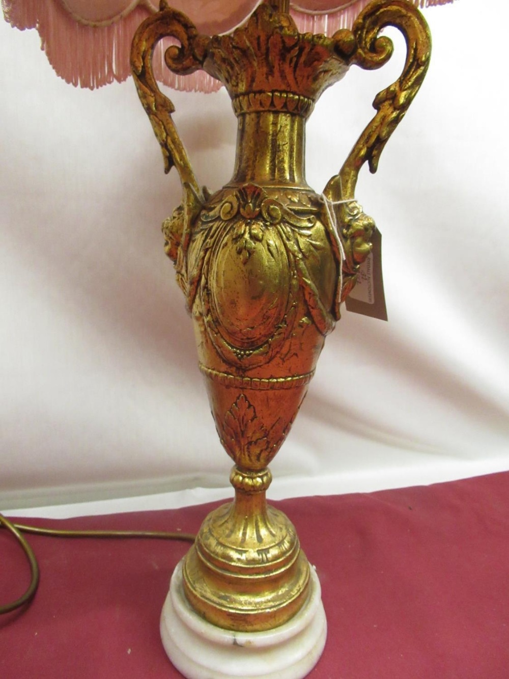C20th toleware neo-classical design table lamp, with urn shaped body, swan neck and acanthus leaf - Image 5 of 6