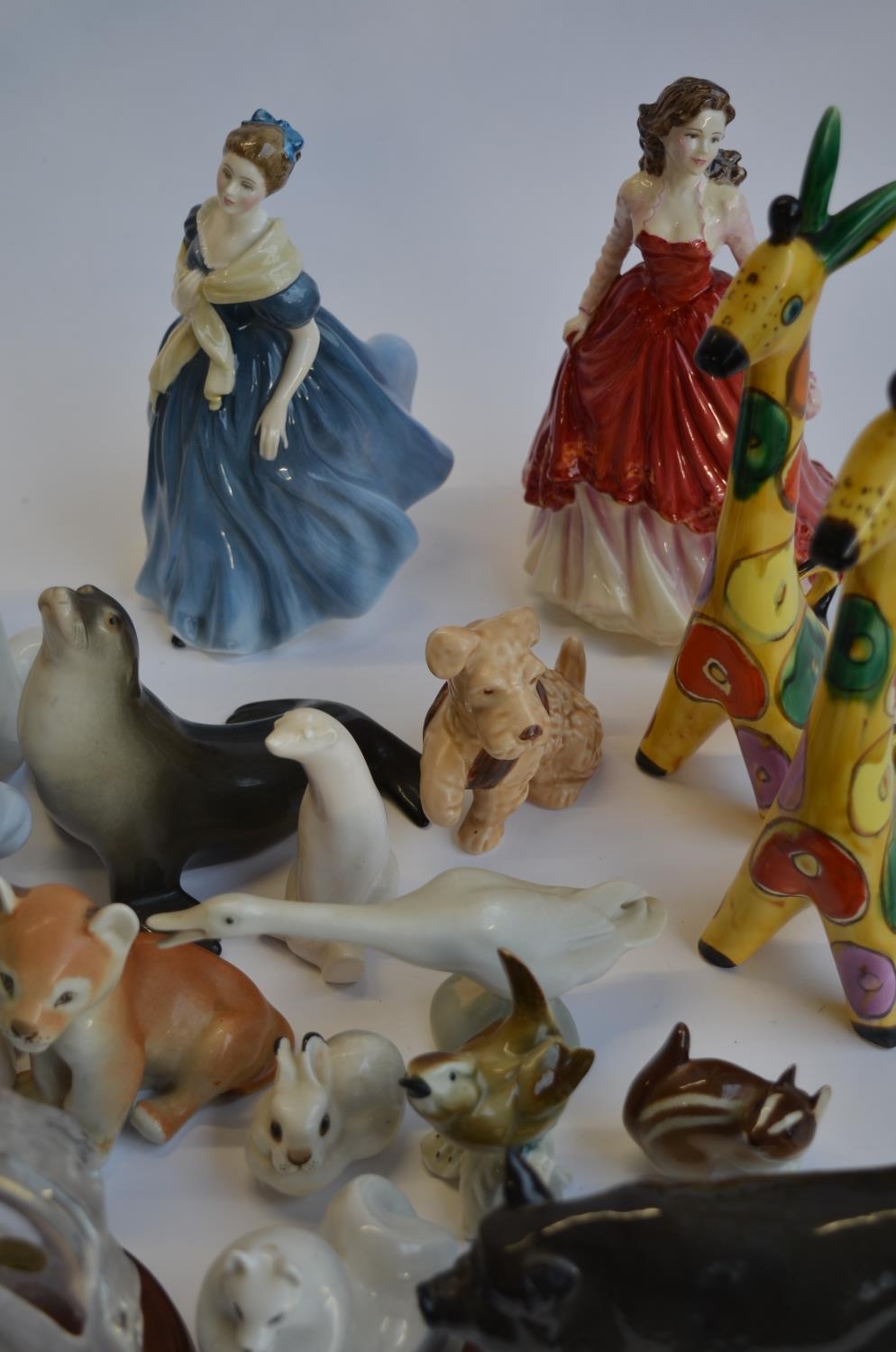 A collection of ceramic animals, 2 Royal Doulton figurines, pewter fantasy scenes etc (3 boxes) - Bild 6 aus 8