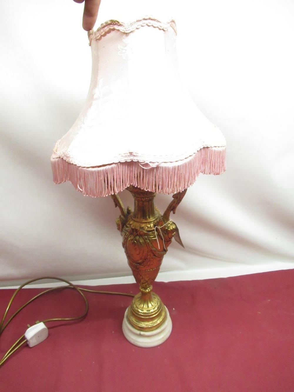 C20th toleware neo-classical design table lamp, with urn shaped body, swan neck and acanthus leaf - Image 4 of 6
