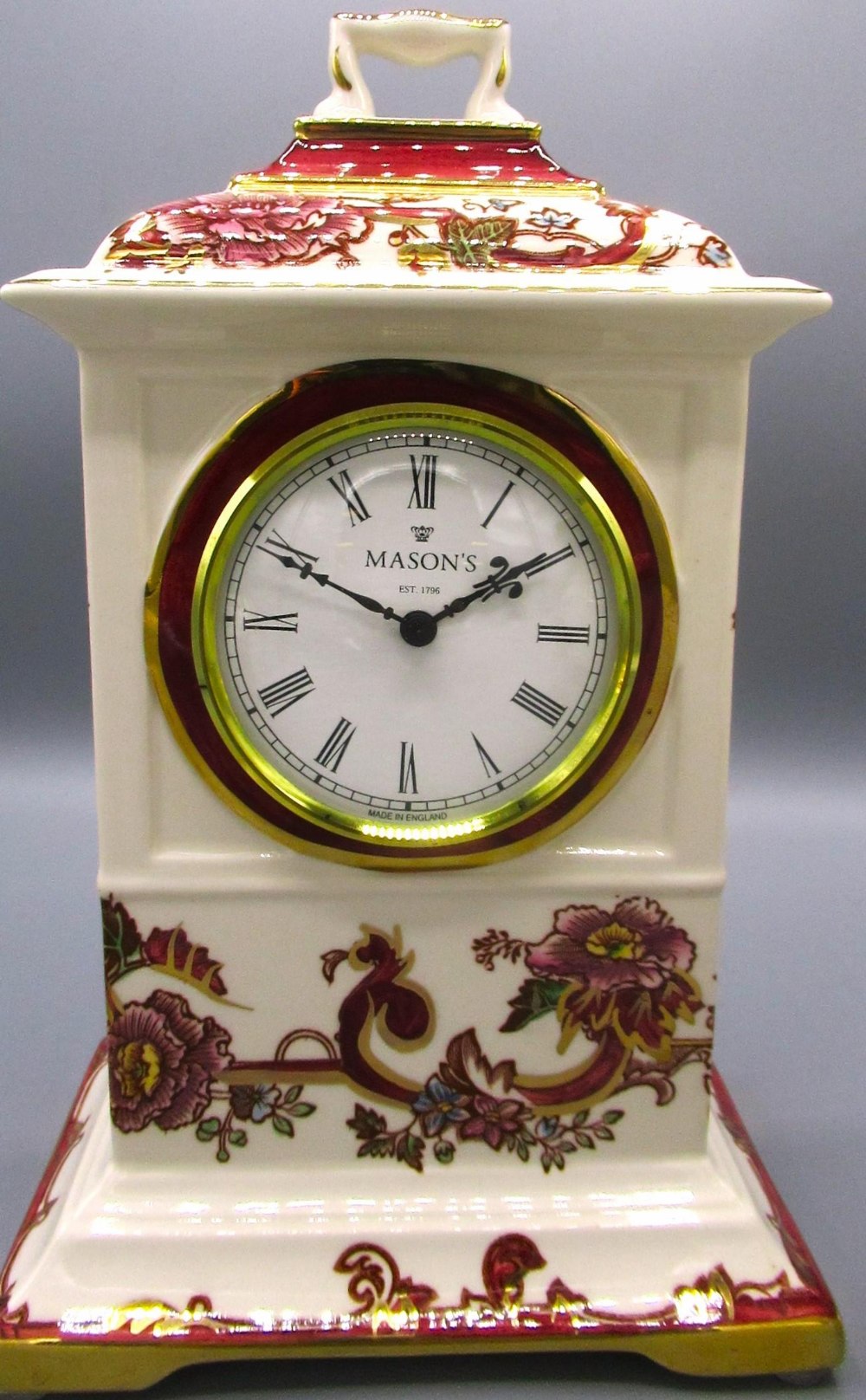 Mason's red Mandalay mantel time piece in the form of C18th bracket clock, H25cm, Mason's red - Image 2 of 2