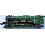 Set of 3 LNER 0 gauge luxury carriages, Flying Scotchman 0 gauge, LNER coal tender 4472