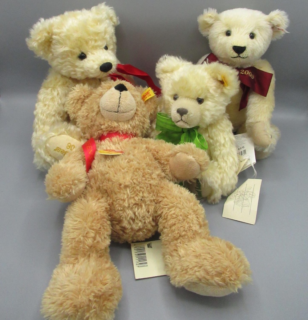 Steiff Good luck "Glucksbringer" bear in blonde mohair, H21cm, a Steiff Flynn soft plush teddy bear,