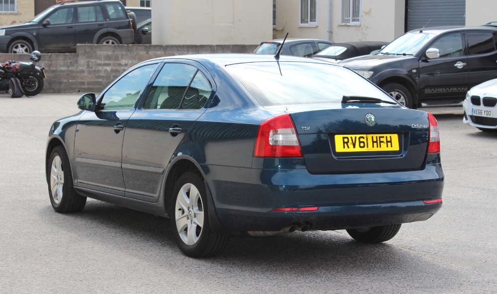 Property of a deceased estate - car - Skoda Octavia Elegance, 1.4 petrol, September 2011, manual, - Image 2 of 13