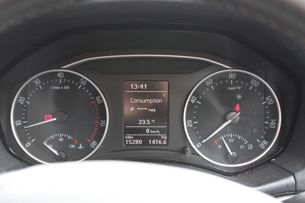 Property of a deceased estate - car - Skoda Octavia Elegance, 1.4 petrol, September 2011, manual, - Image 9 of 13