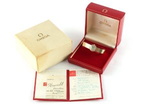 Property of a lady - a lady's Omega 9ct gold cased mechanical wristwatch, on 9ct gold bracelet