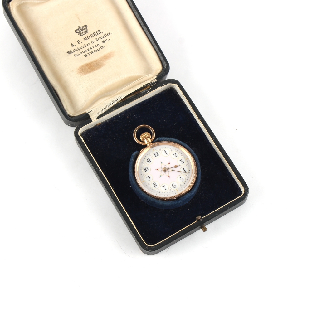 Property of a gentleman - a Swiss 9ct gold cased fob watch, circa 1900, with decorative pale pink - Bild 3 aus 3