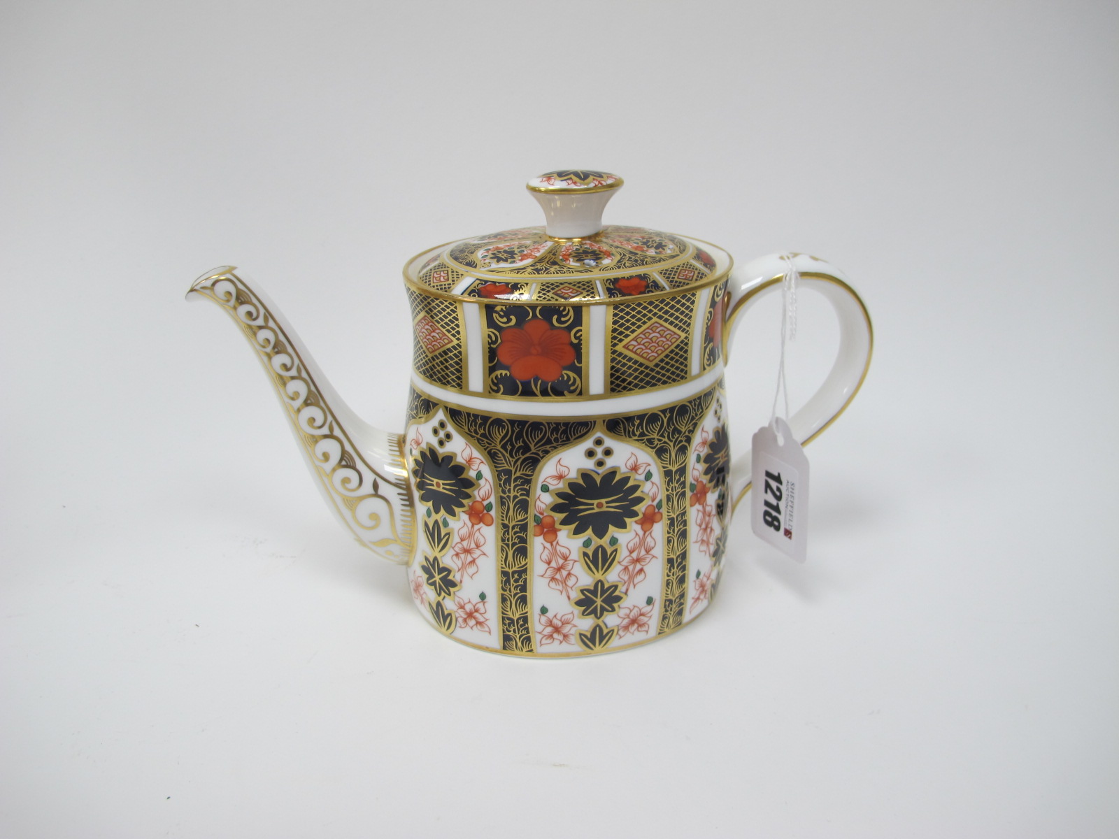 Royal Crown Derby 1128 Imari Teapot, first quality 14.5cm high.