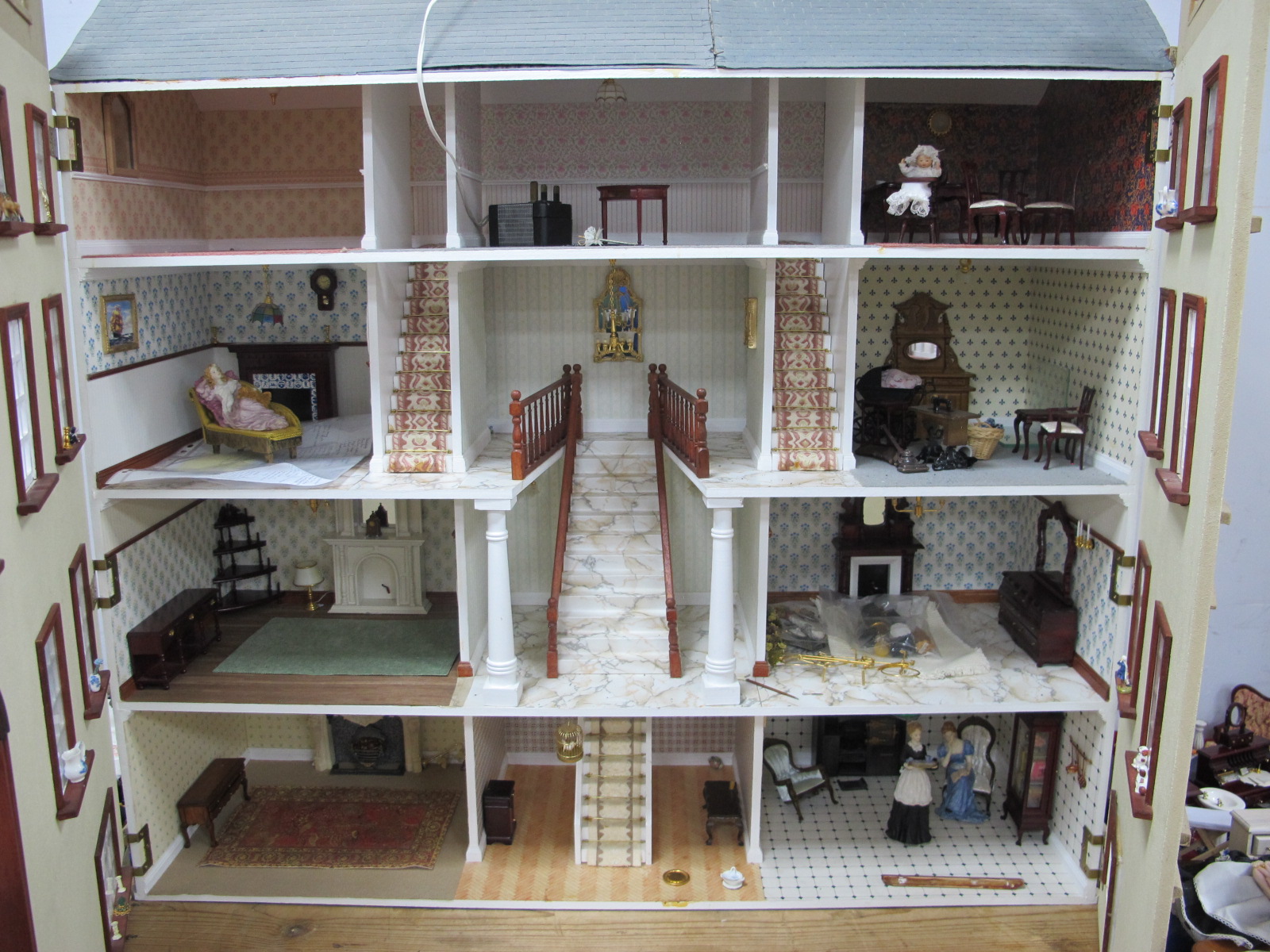 A Large Dolls House in The Georgian Manner Four Stories High, 106cm wide with separate stepped - Image 5 of 5