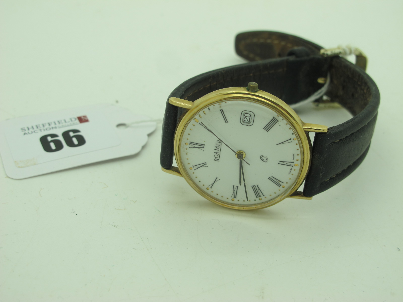 Roamer; A 9ct Gold Cased Gent's Wristwatch, the signed white dial with black Roman numerals,