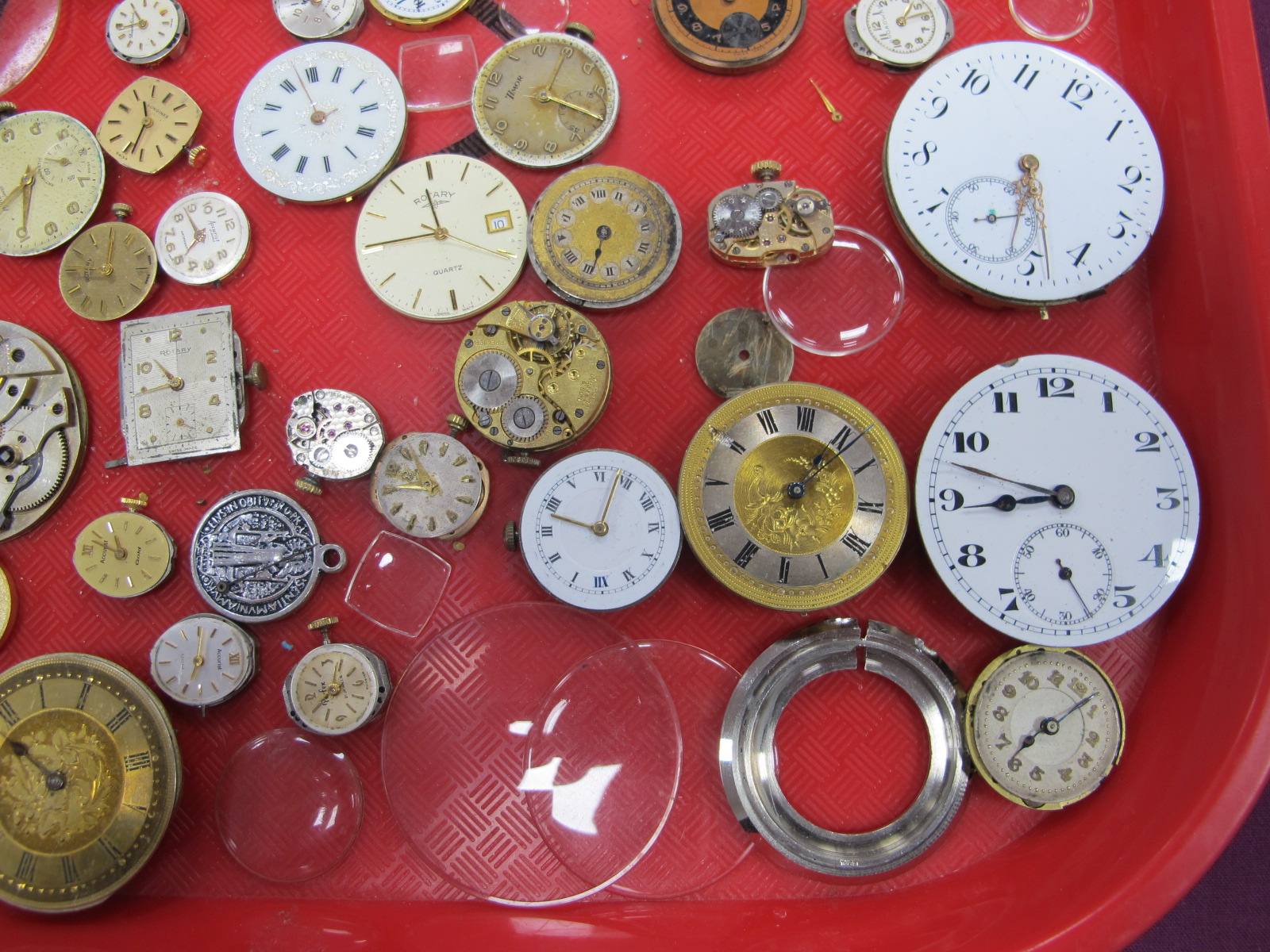 A Large Collection of Assorted Wristwatch Movements / Dials, pocketwatch movements etc :- One Tray - Image 6 of 11