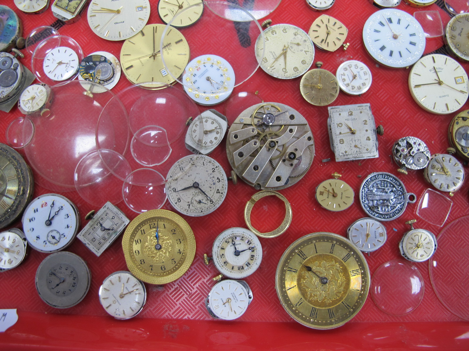 A Large Collection of Assorted Wristwatch Movements / Dials, pocketwatch movements etc :- One Tray - Image 5 of 11