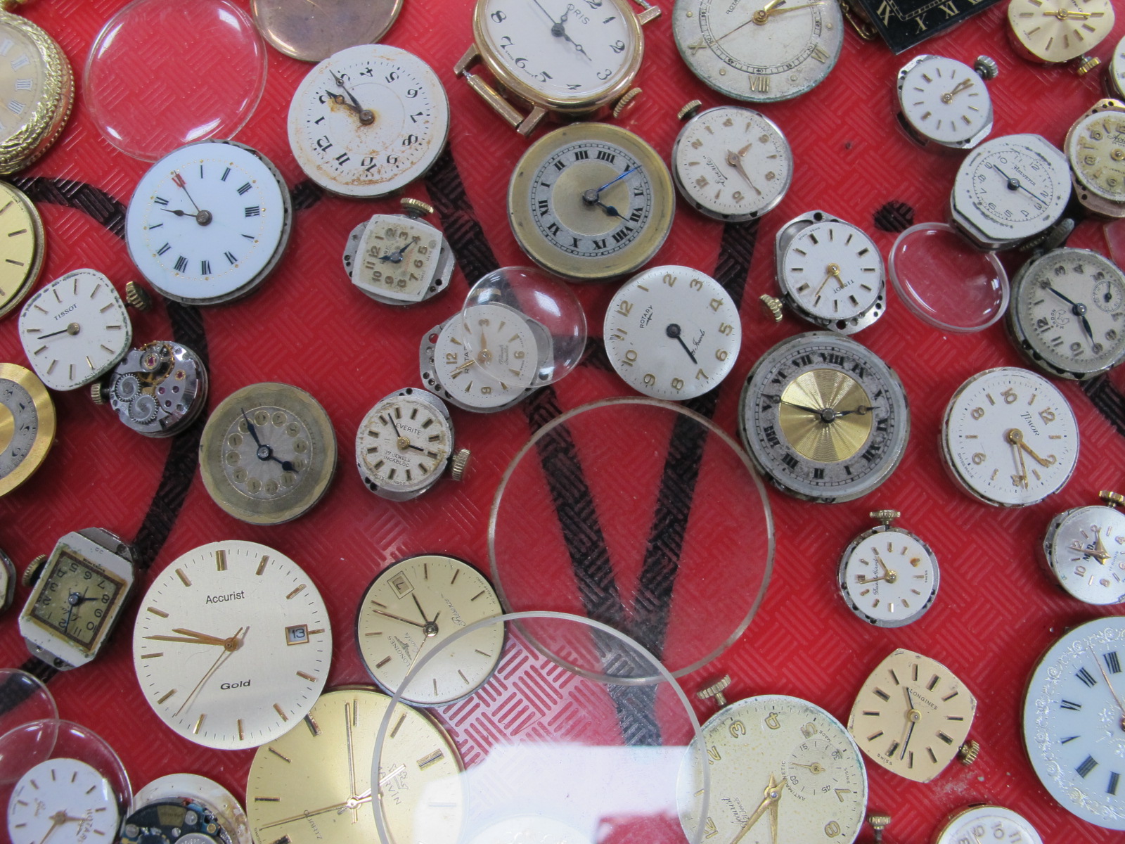 A Large Collection of Assorted Wristwatch Movements / Dials, pocketwatch movements etc :- One Tray - Image 9 of 11