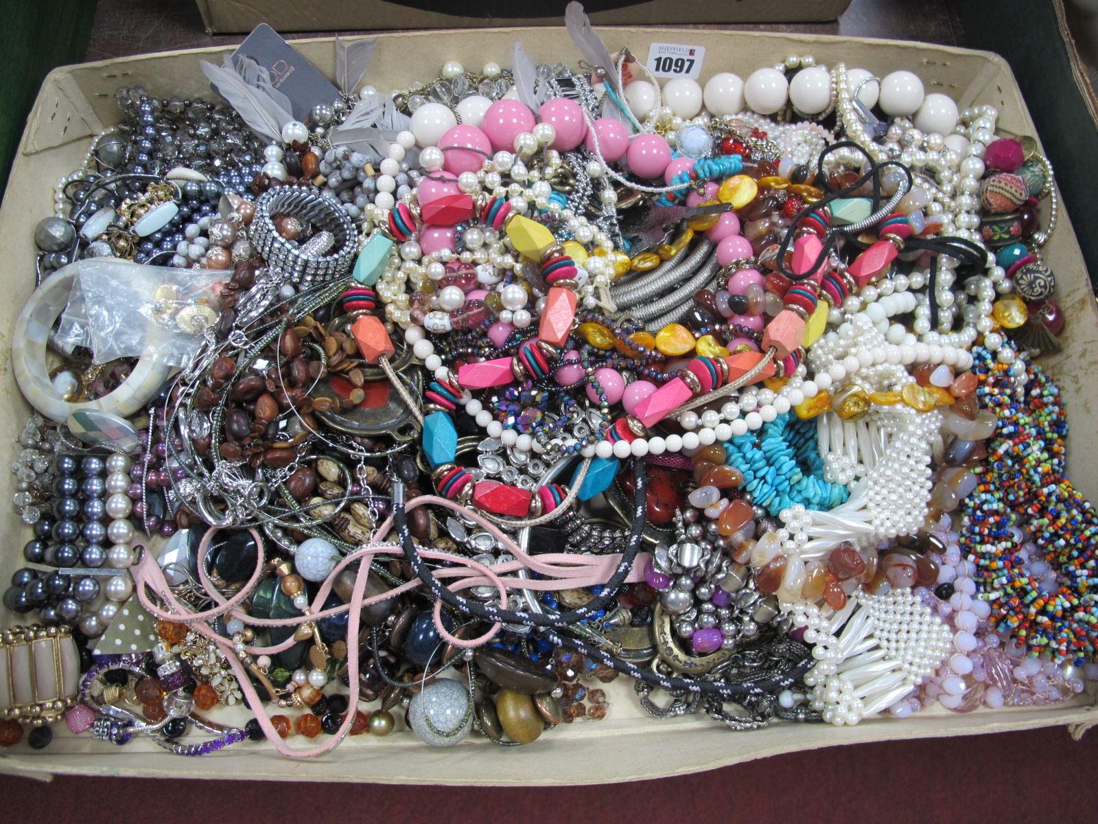 Costume Jewellery - large quantity.