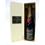 Champagne - Moet & Chandon 1998 Vintage Champagne, 750ml, 12.5% Vol., boxed.