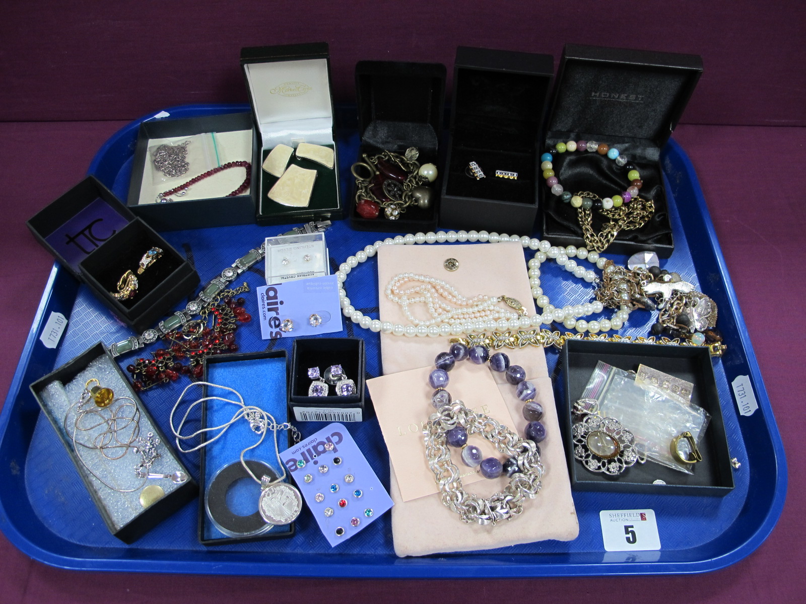 A Mixed Lot of Assorted Costume Jewellery, including a hallmarked silver openwork bracelet (marks