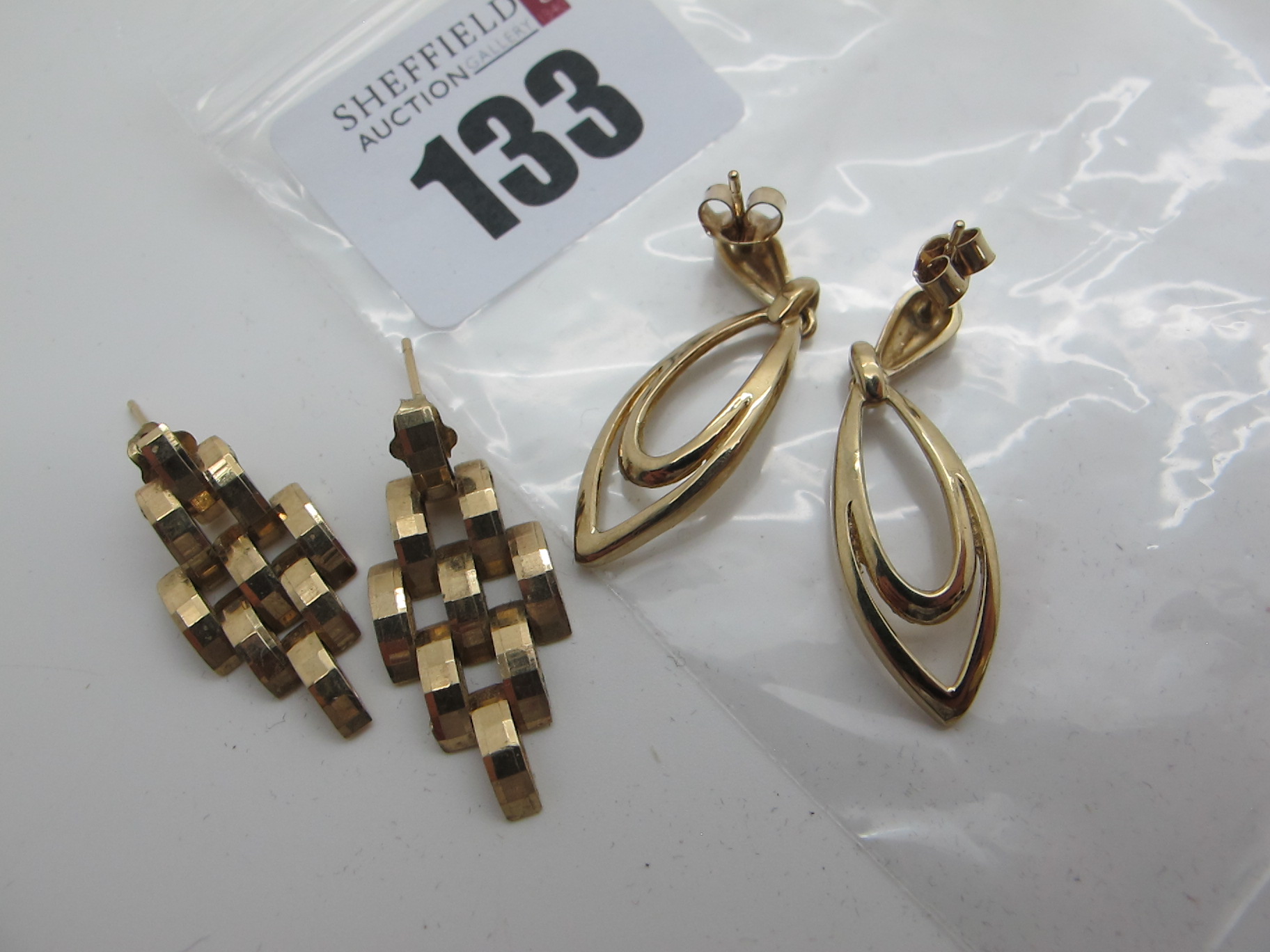 Two Pairs of 9ct Gold Earrings, (5.9grams). (2)