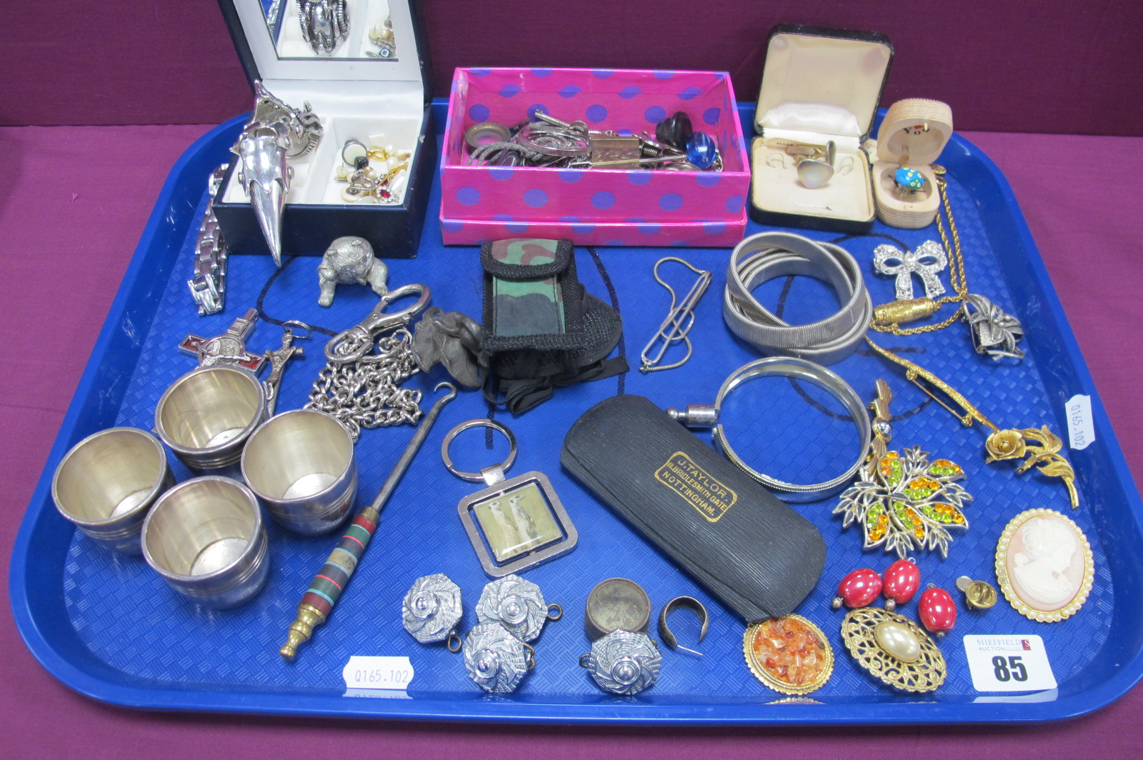 A Mixed Lot of Assorted Pieces, including brooches, crucifix pendants, for silver plated tots, a